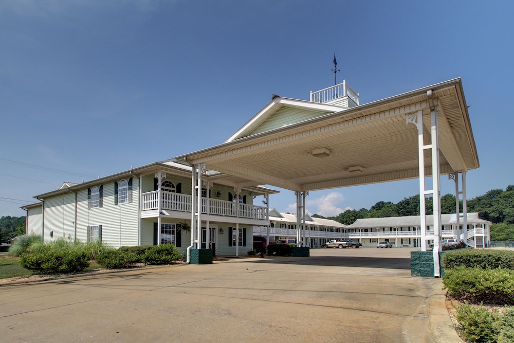 Key West Inn Childersburg 1/40