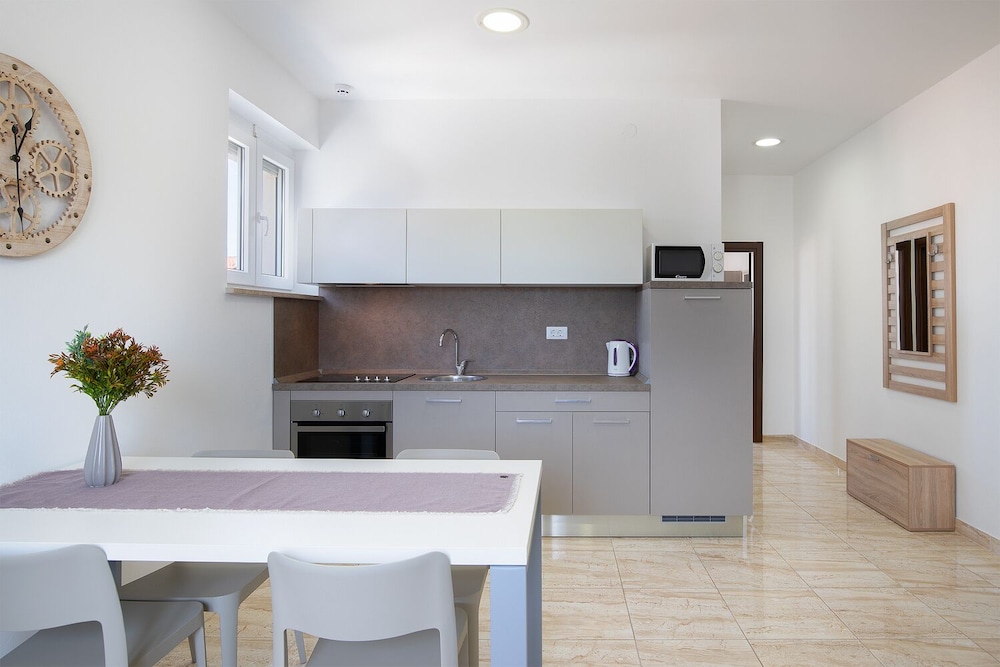 Villa Nina Apartments 9/50