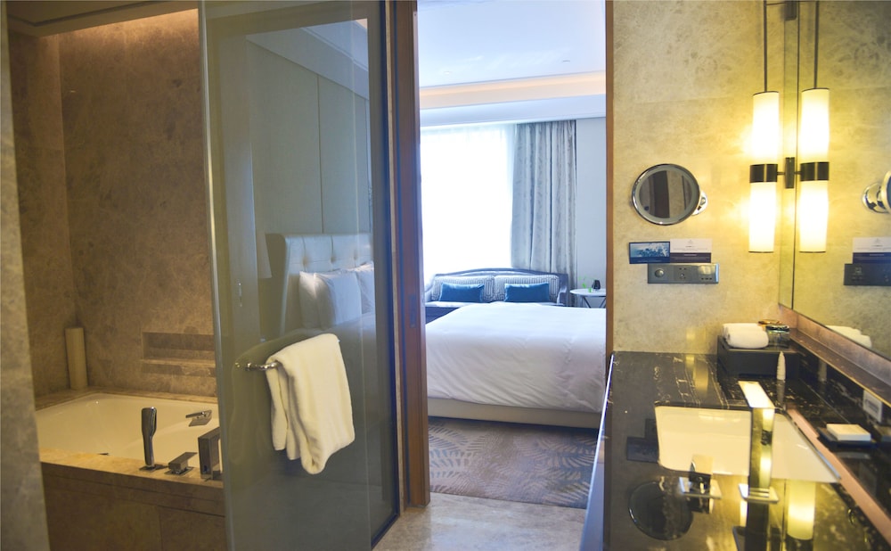 Hilton Urumqi 24/63