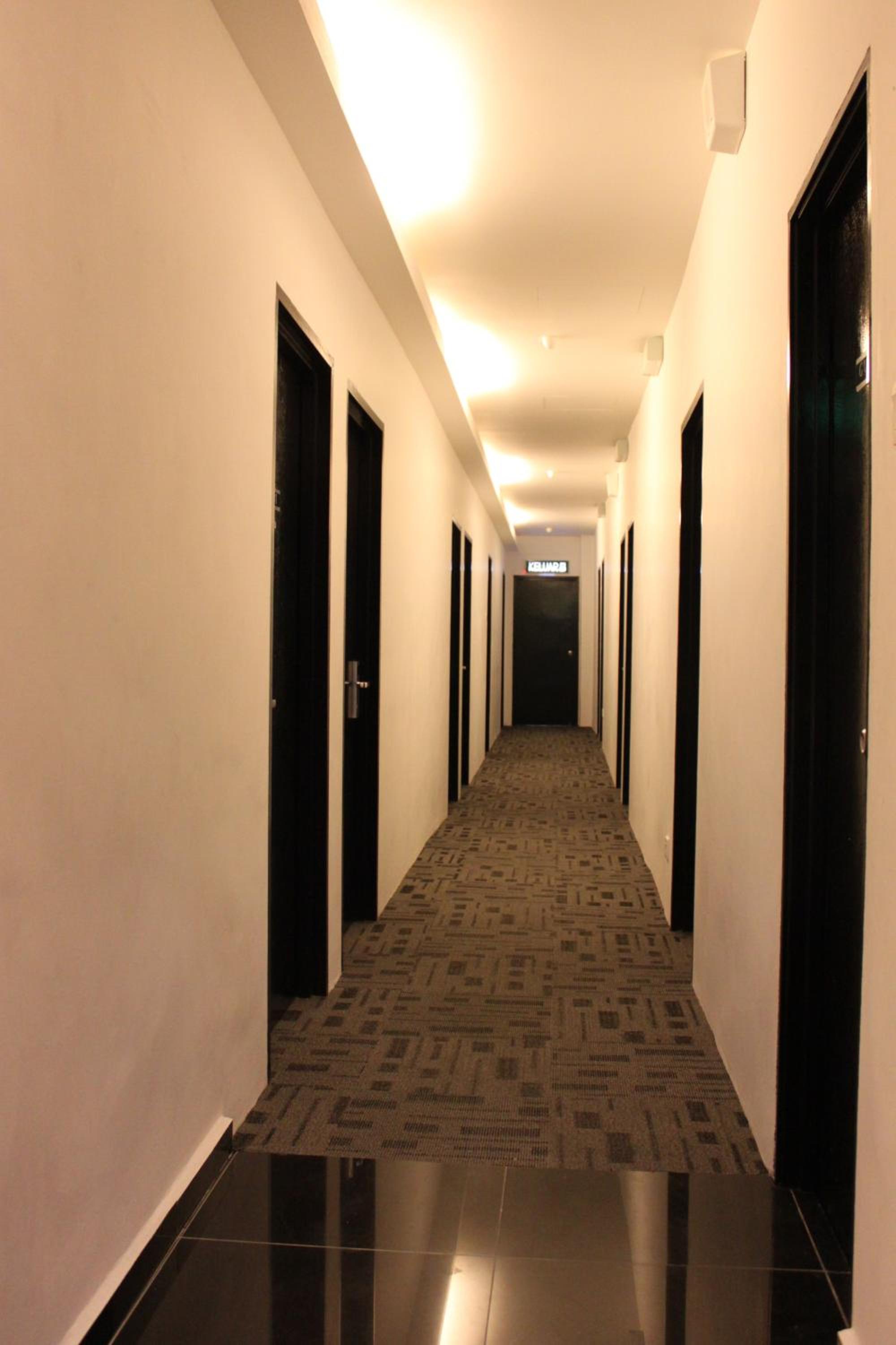 Dream Hotel 30/36