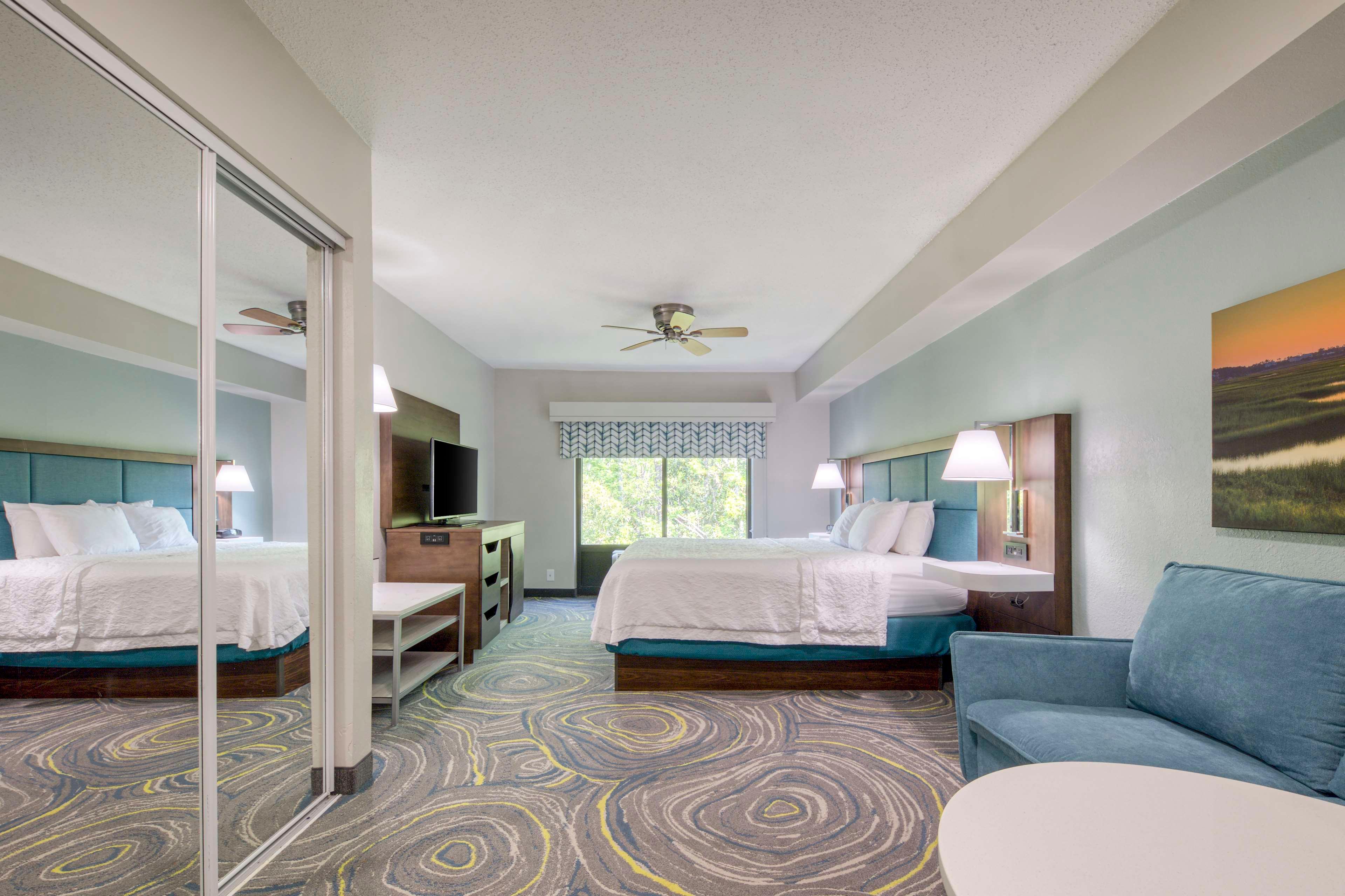 1 BEDROOM, SUITE, KING BED, CORNER