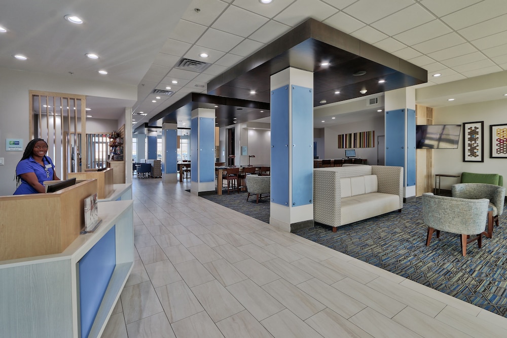 Holiday Inn Express & Suites Houston East - Beltway 8 16/53