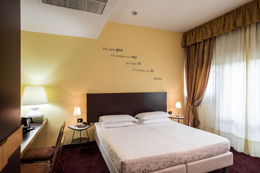 Hotel Mirage 18/66