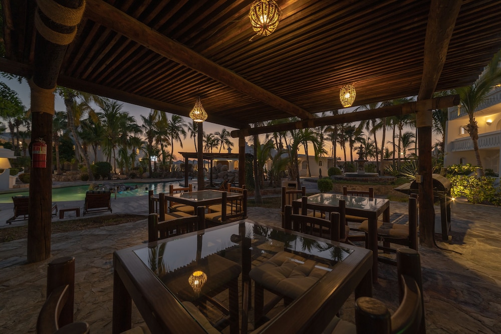 Club Del Moro Hotel Suites 54/72