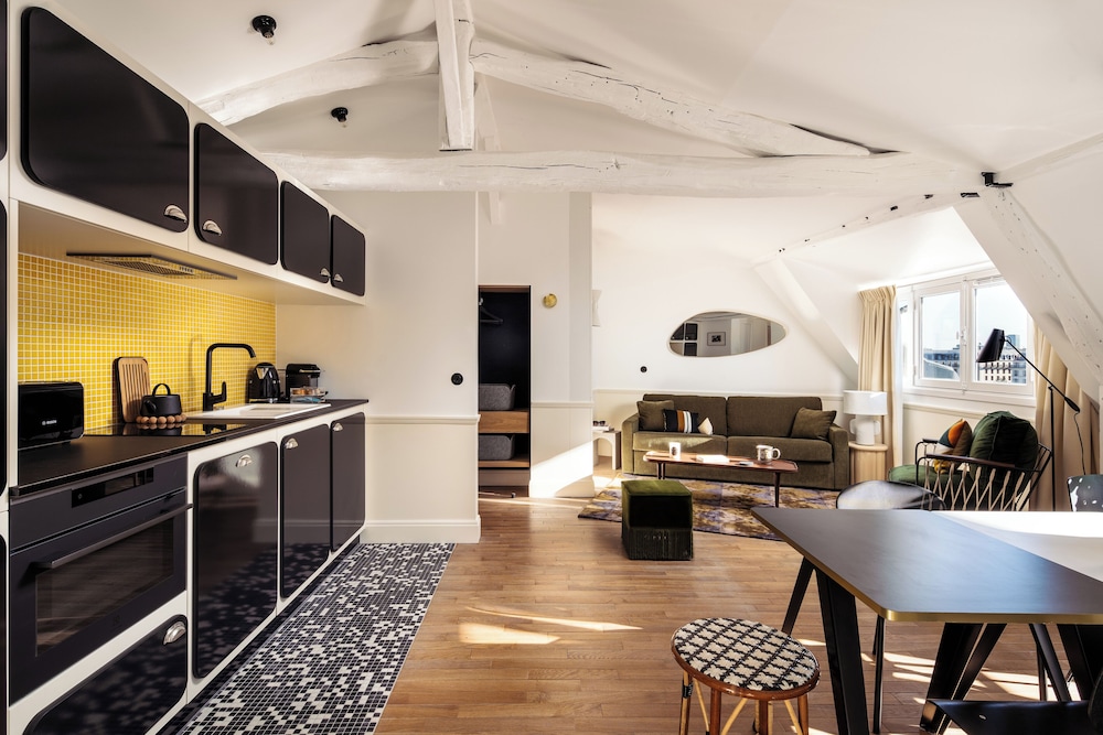 My Maison In Paris - Louvre 37/50