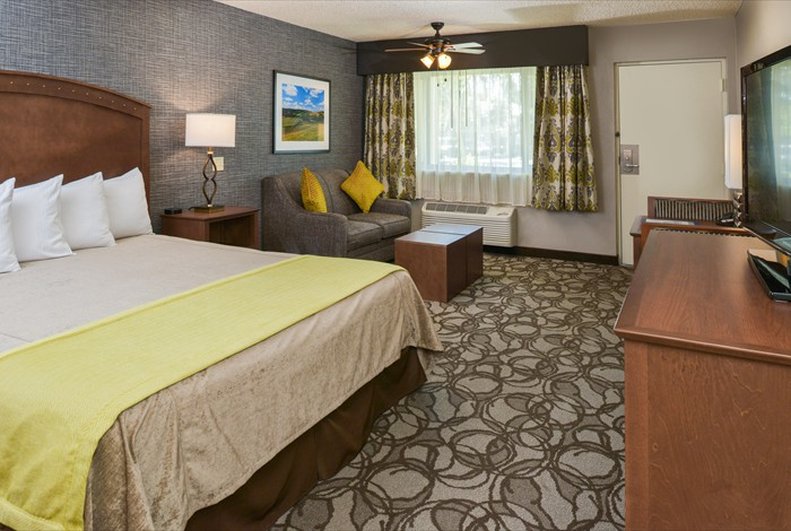 Best Western Plus Black Oak 20/76