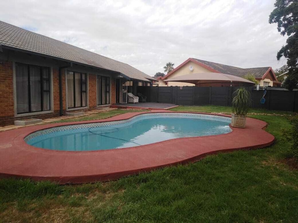 Bountyful Guest House 14/18