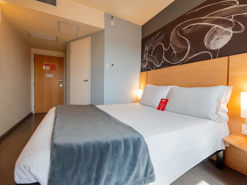 Ibis Porto Alegre Assis Brasil 25/74