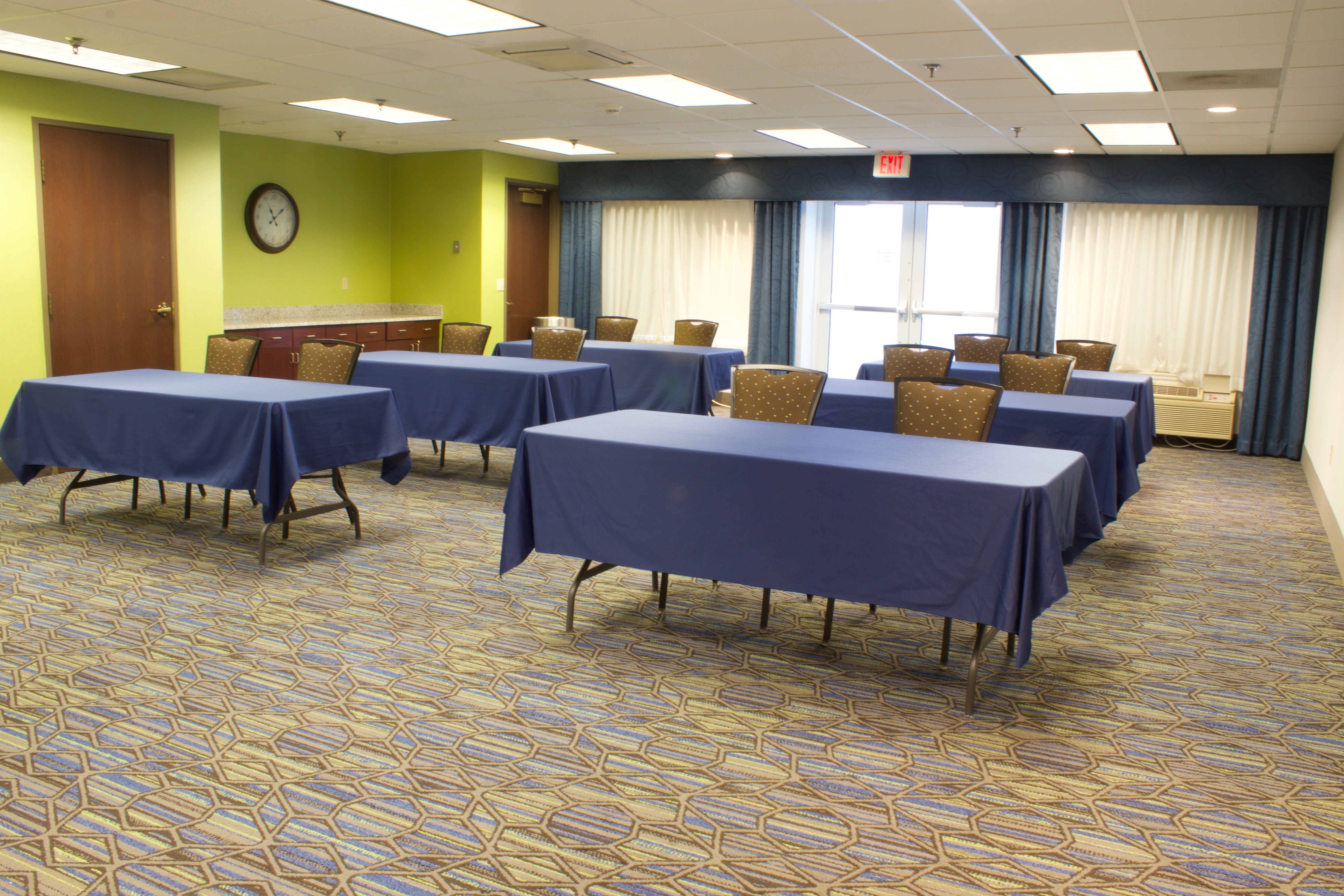 Holiday Inn Express & Suites St. Paul, Ne (VADNAIS HEIGHTS) 53/57