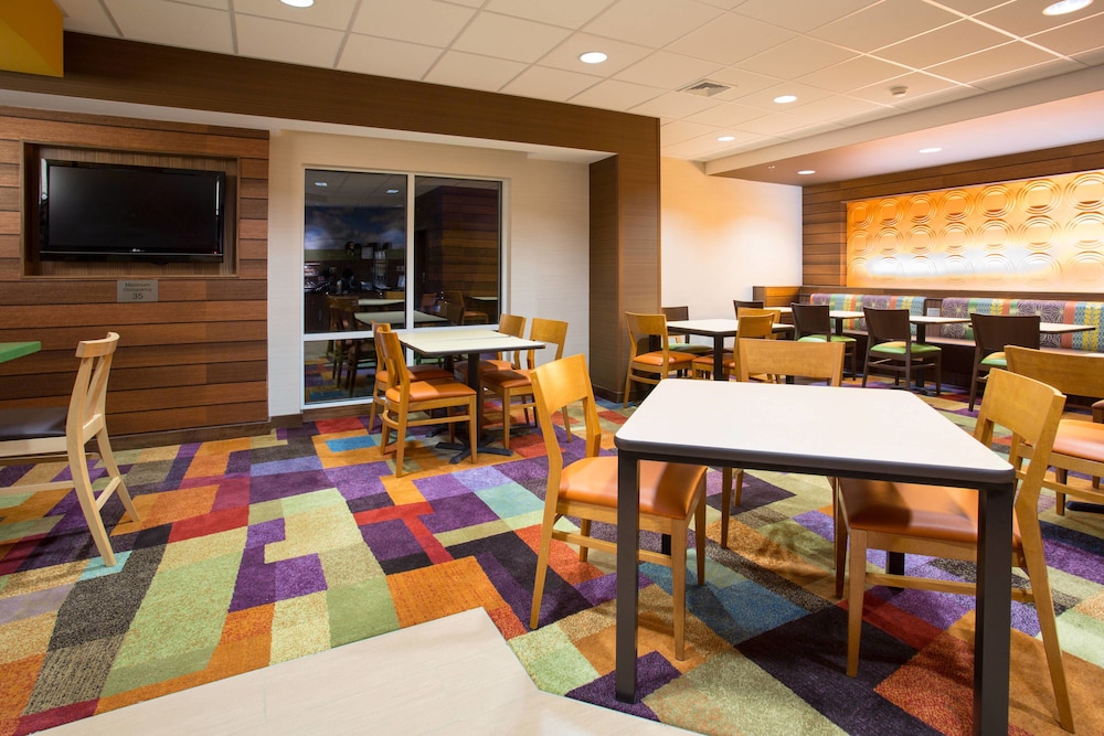 Fairfield Inn Suites Boston Milford 19/24