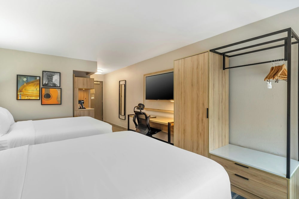 Standard, 2 Queen Beds, Accessible