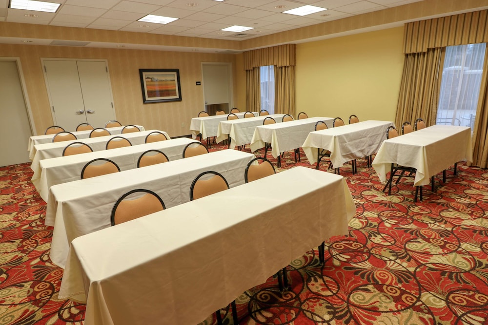 Hampton Inn Lincolnton Nc 33/37