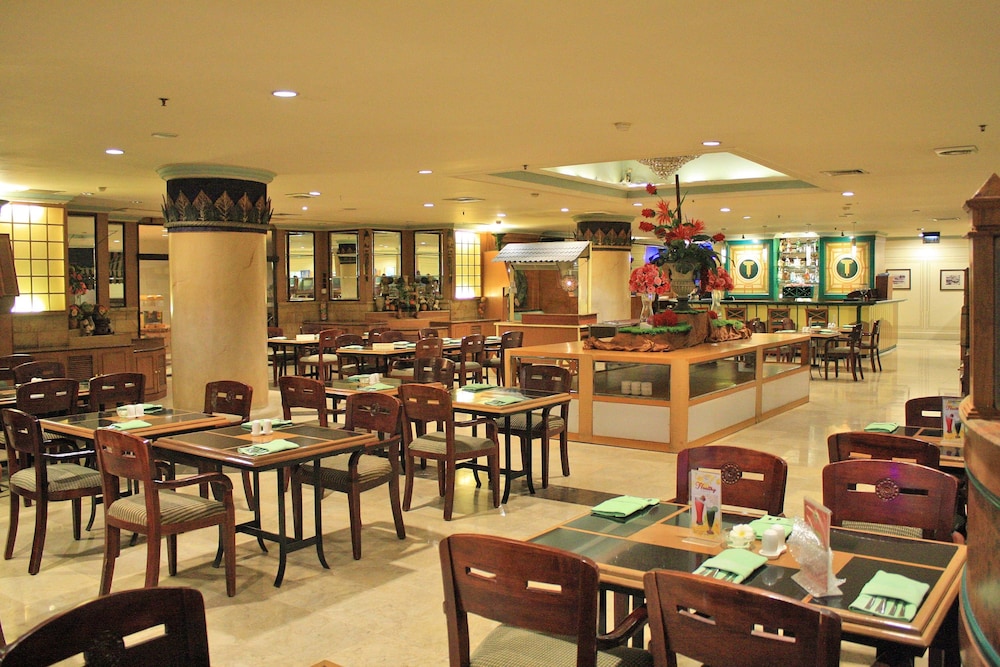 TUNJUNGAN HOTEL 53/73