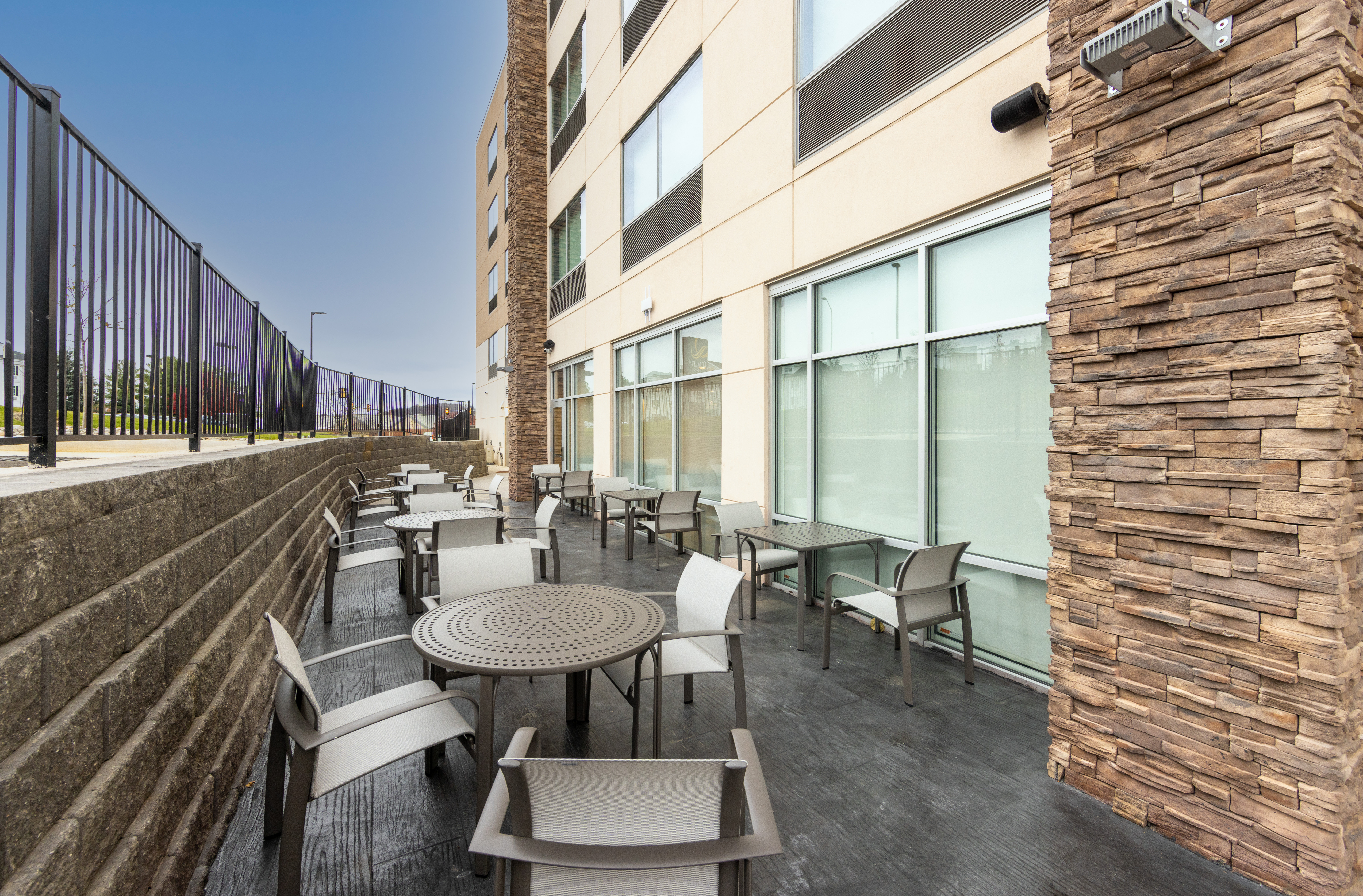 Holiday Inn Express Suites Harrisonburg University Area 41/54