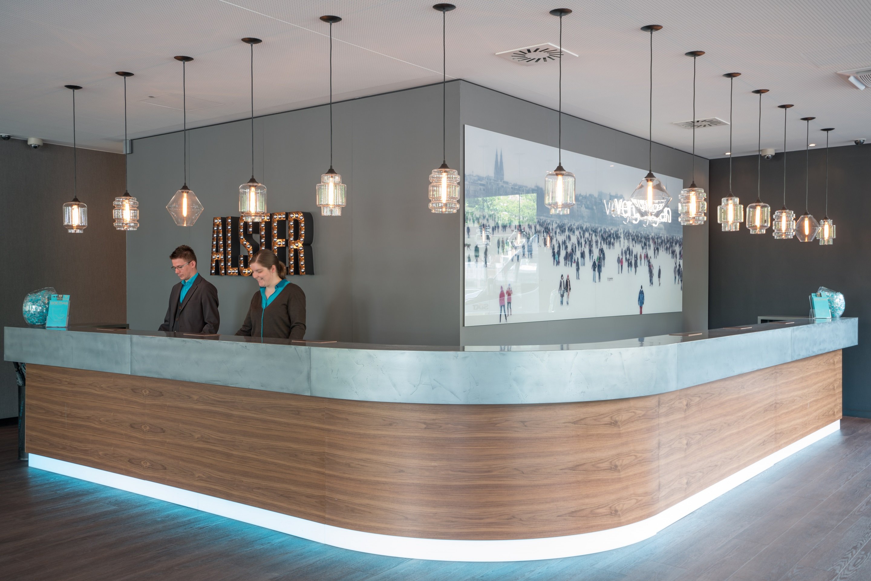 Hotel Motel One Hamburg-Alster 7/50