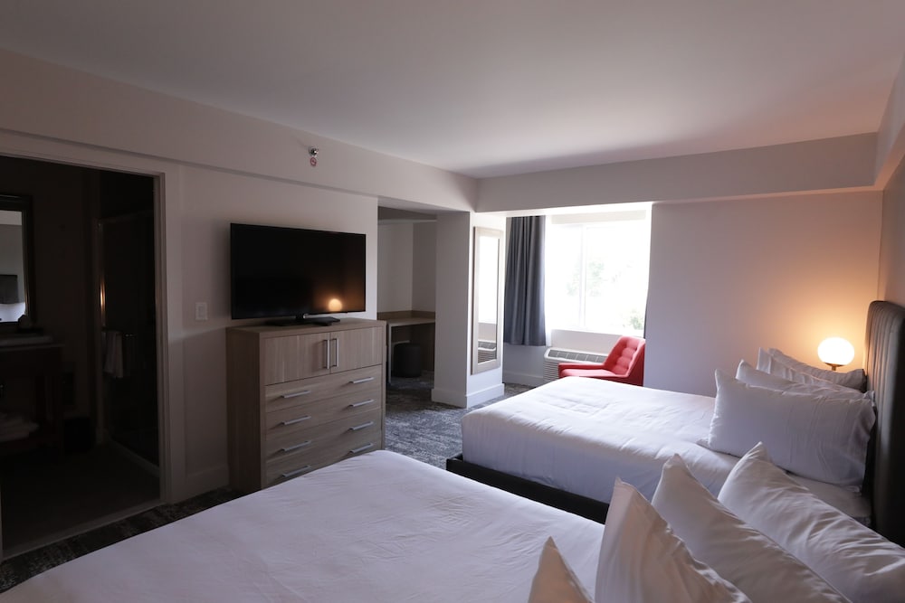 Lake Placid Inn Boutique Hotel 10/50