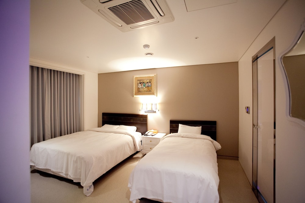 Hotel Dongseoul 6/26