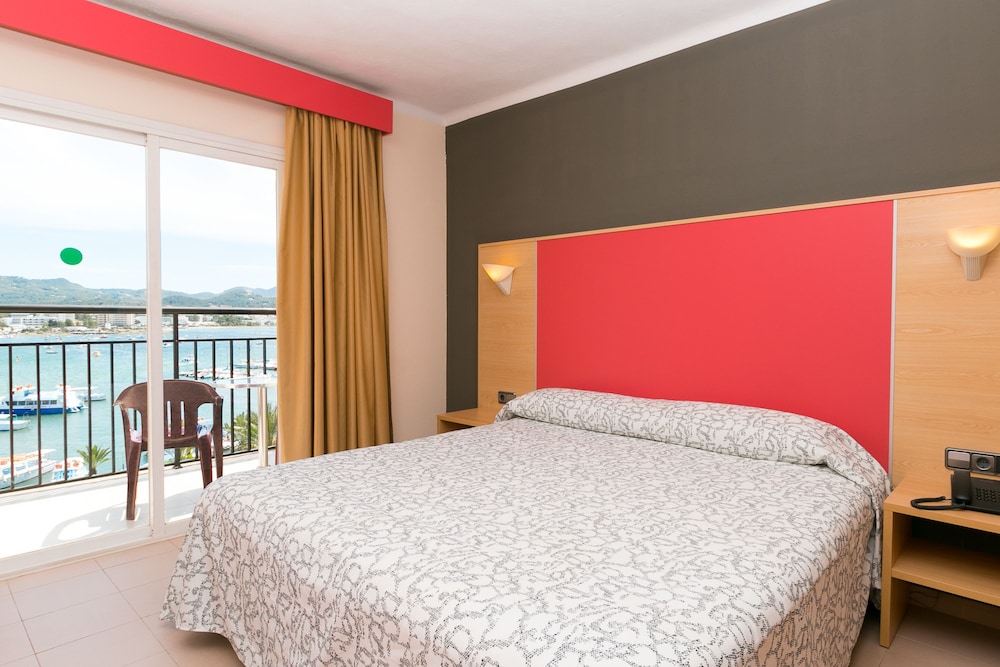 The Red Hotel - Adults Only 22/50