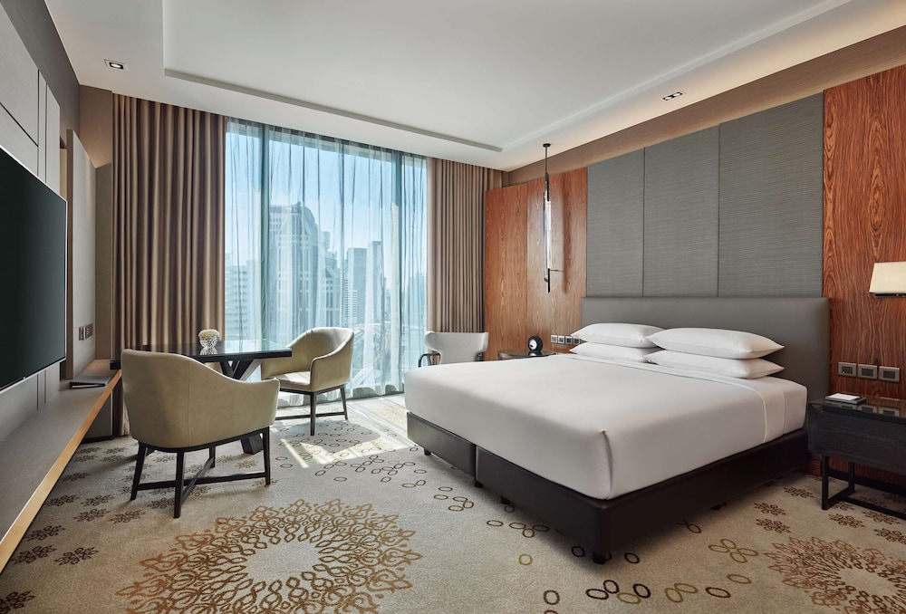 ROOM, KING BED