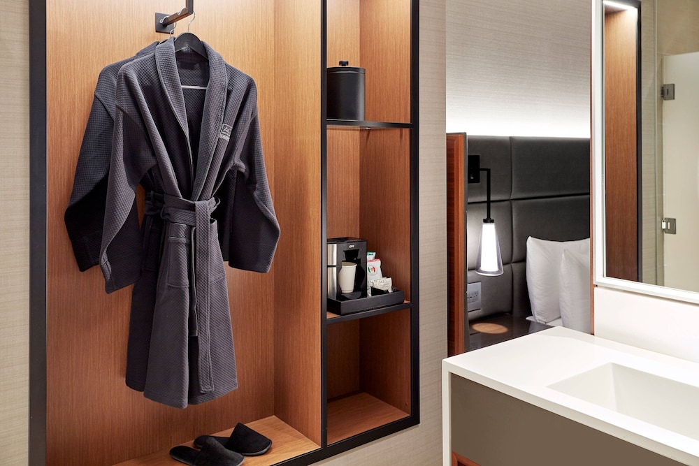 Ac Hotel By Marriott San Jose Santa Clara 21/67