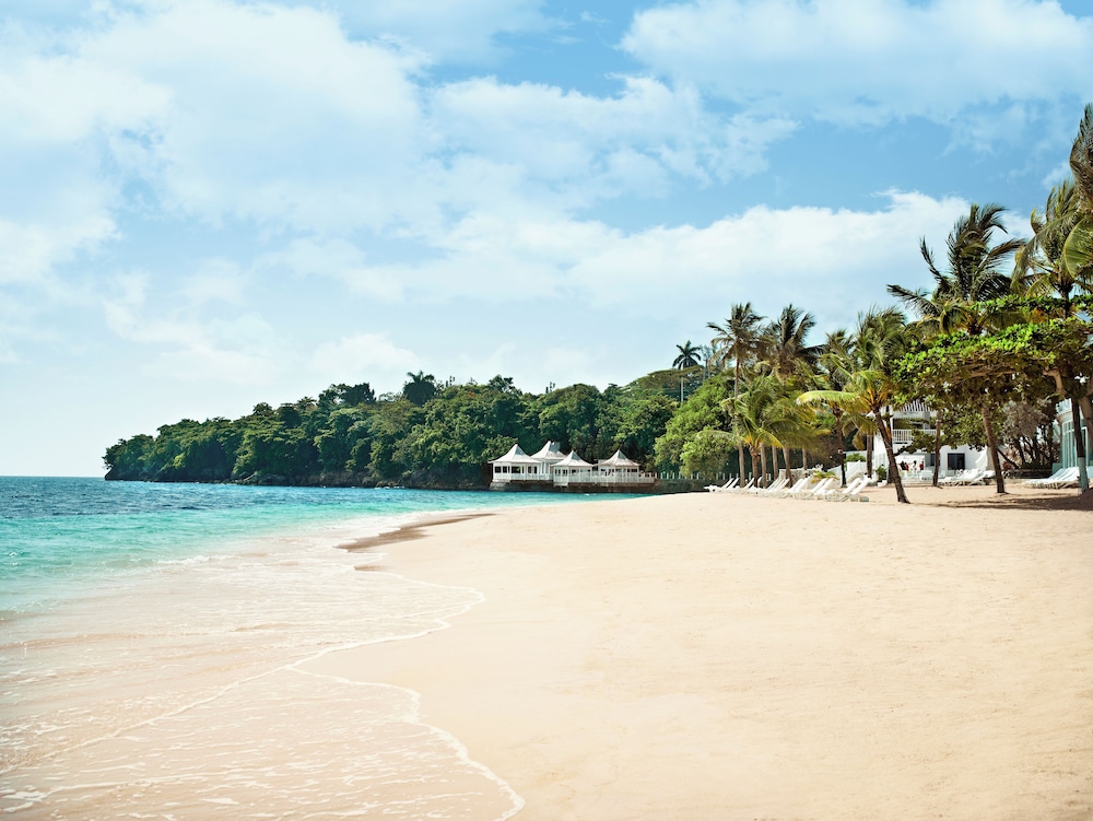 Couples Tower Isle - Adults Only 61/65
