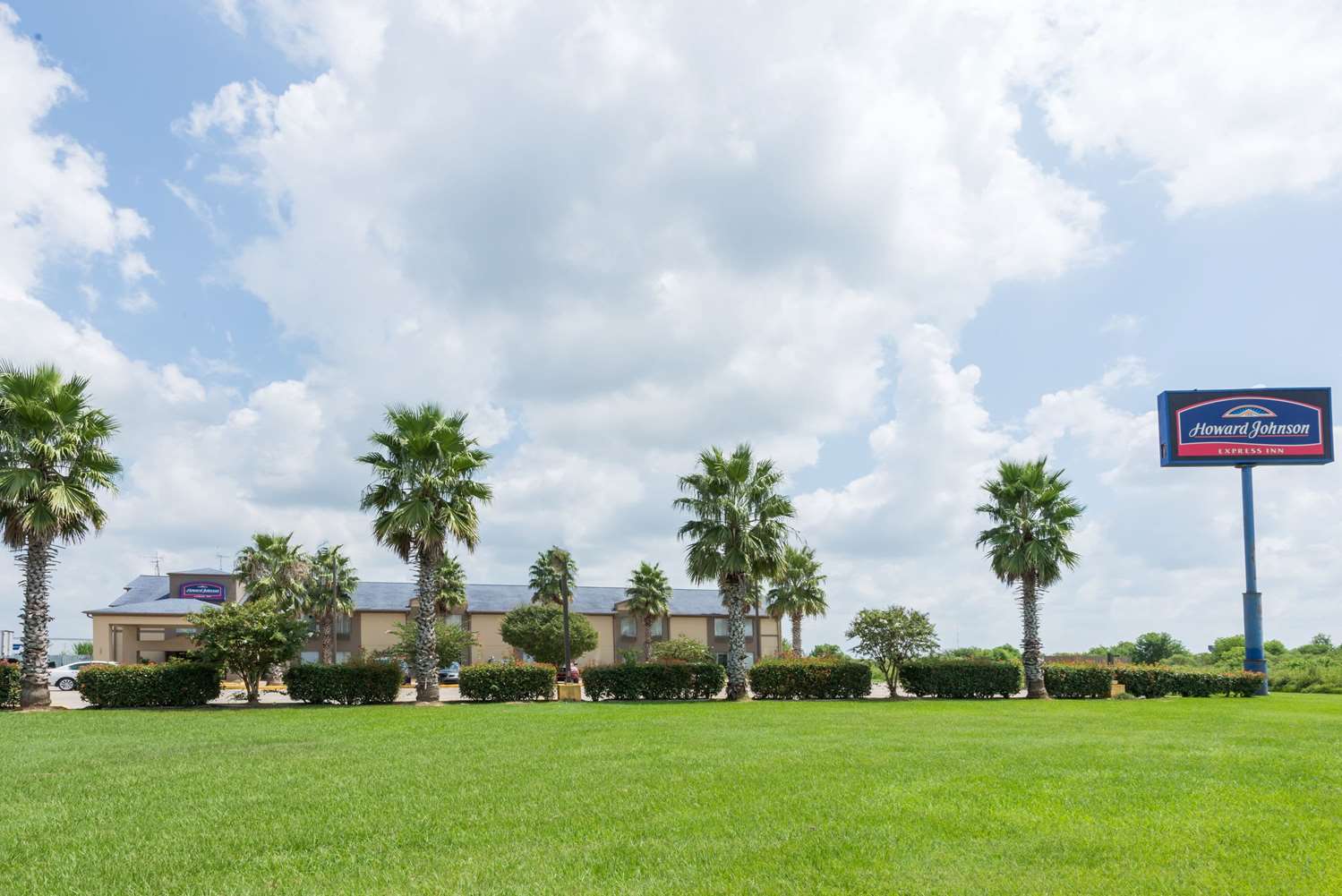Baymont by Wyndham Iowa Lake Charles 11/13