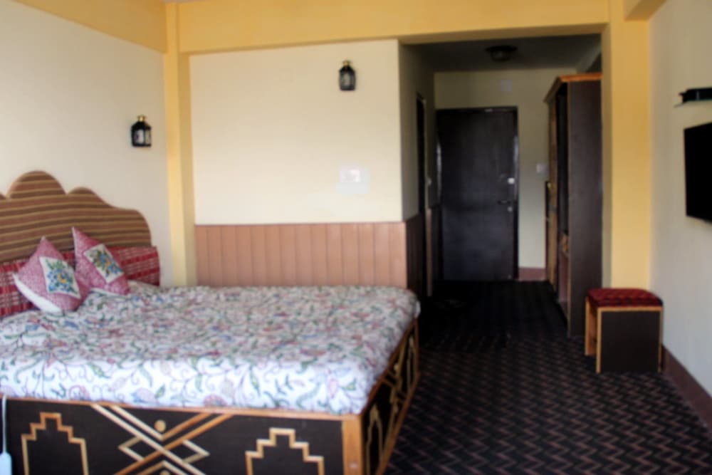 Welcome Hotel At Srinagar 17/50