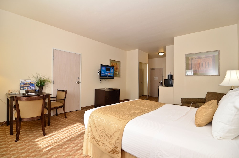 Best Western Plus Battle Ground Inn & Suites 13/36