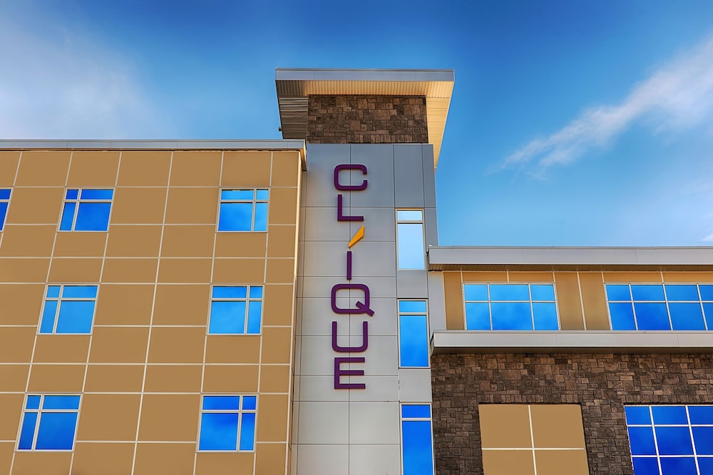 Hotel Clique Calgary Airport 4/53