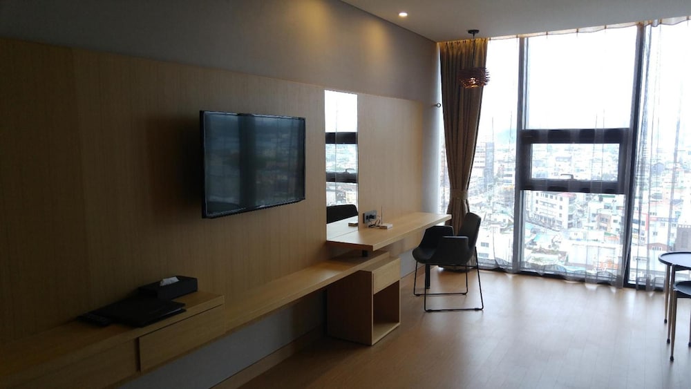 J Square Hotel 33/46