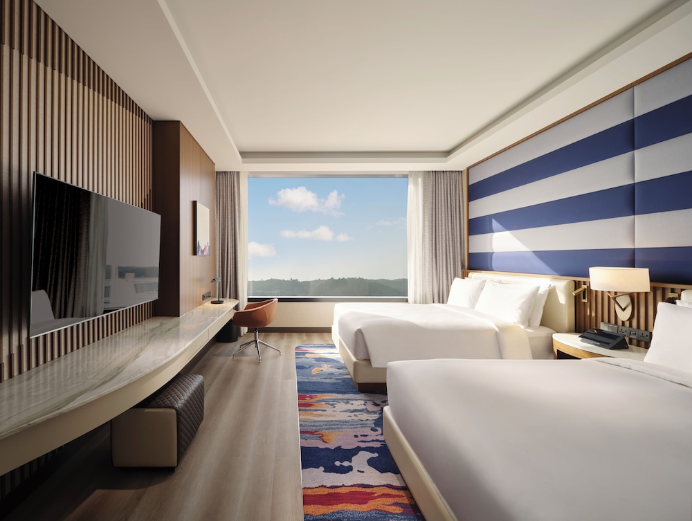 Splash, Deluxe, 2 Queen Beds, Ocean Tower