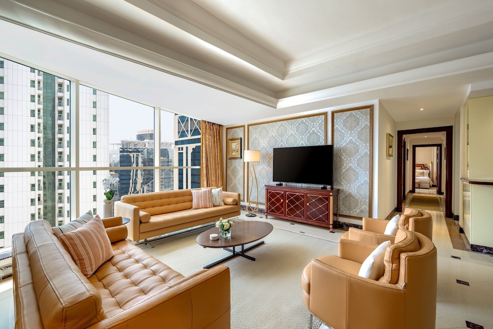 Dusit Hotel And Suites 37/64