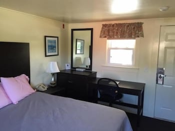 Blue Spruce Motel & Townhouses 12/43