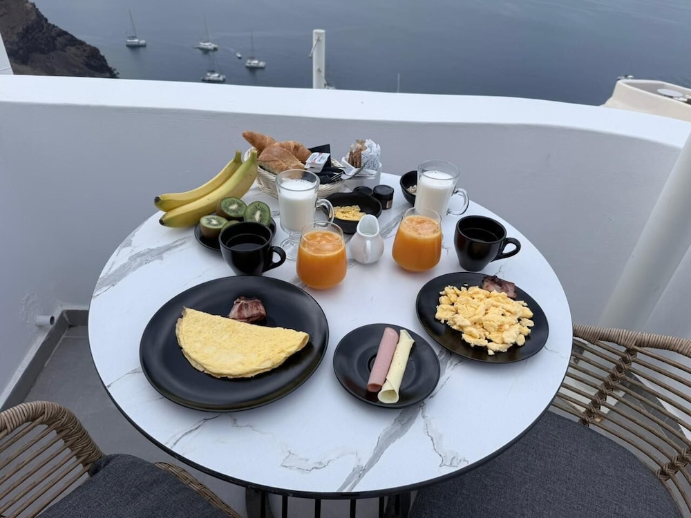 Allure Breeze Suites 74/79