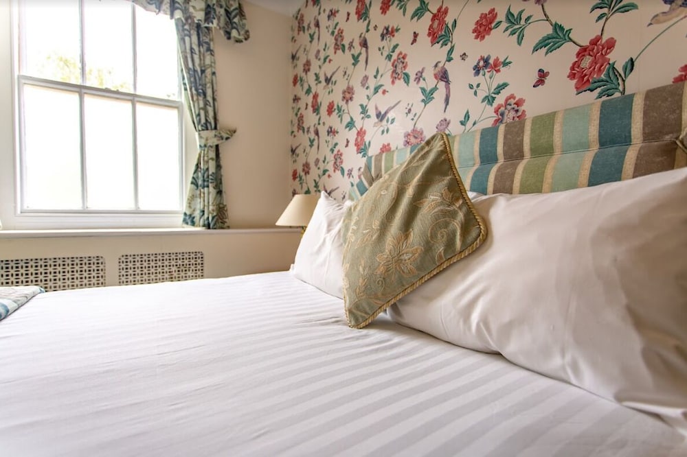 Woodlands Manor 8/100