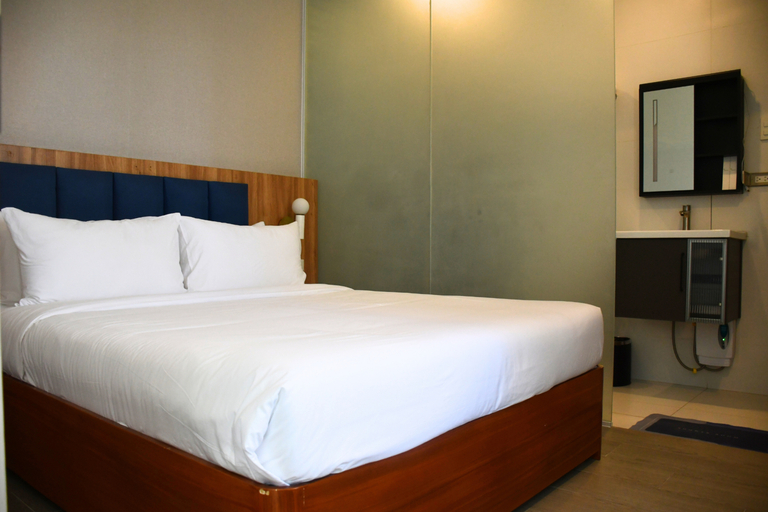 Coast Wise Hotel Dumaguete 3/11