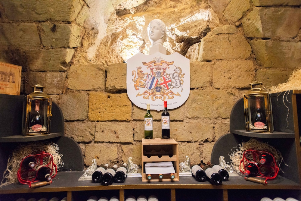 Chateau Le Prieure La Maison Younan 52/67