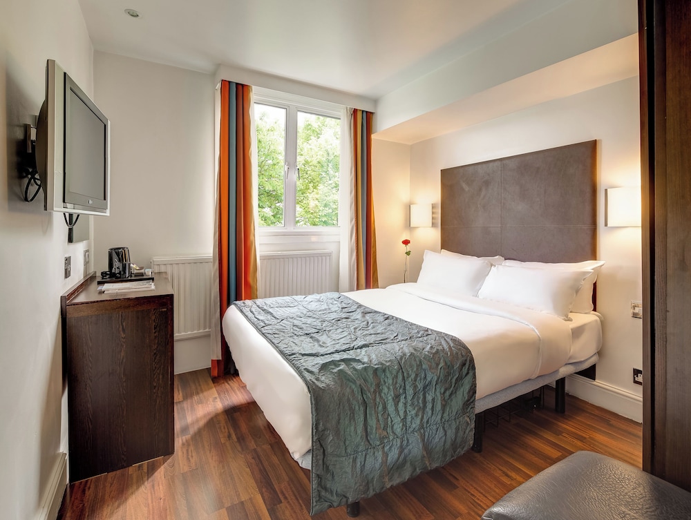 The Caesar Hotel 25/58