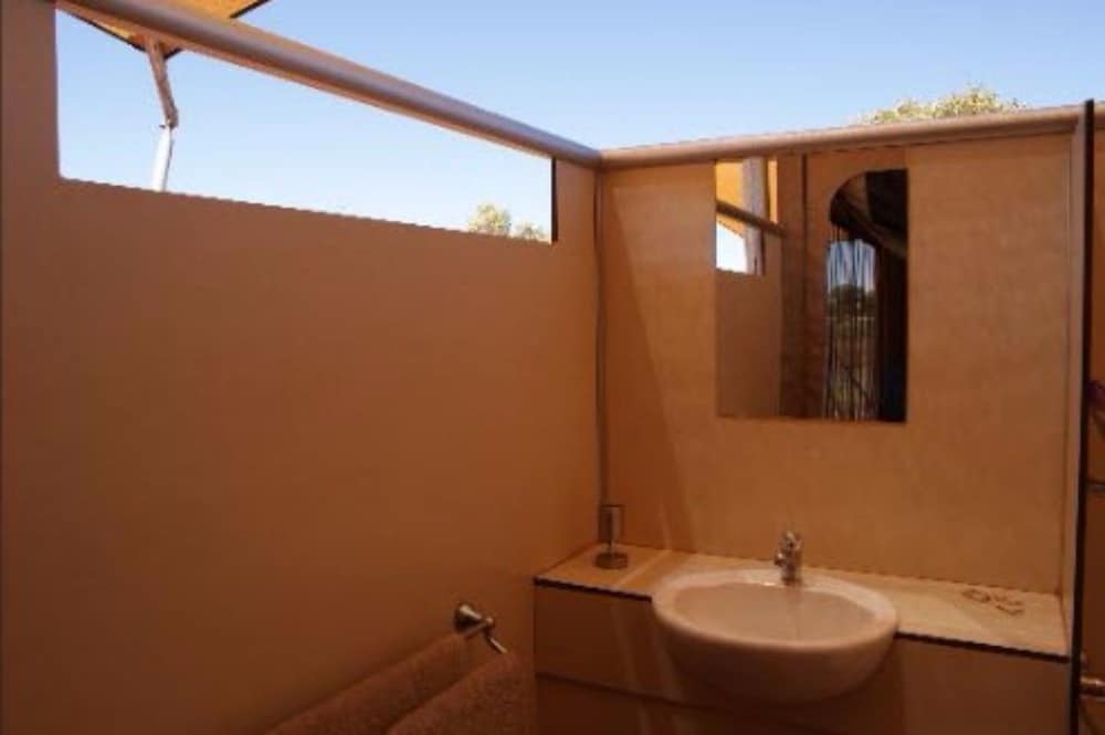 KARIJINI ECO RETREAT. 62/63