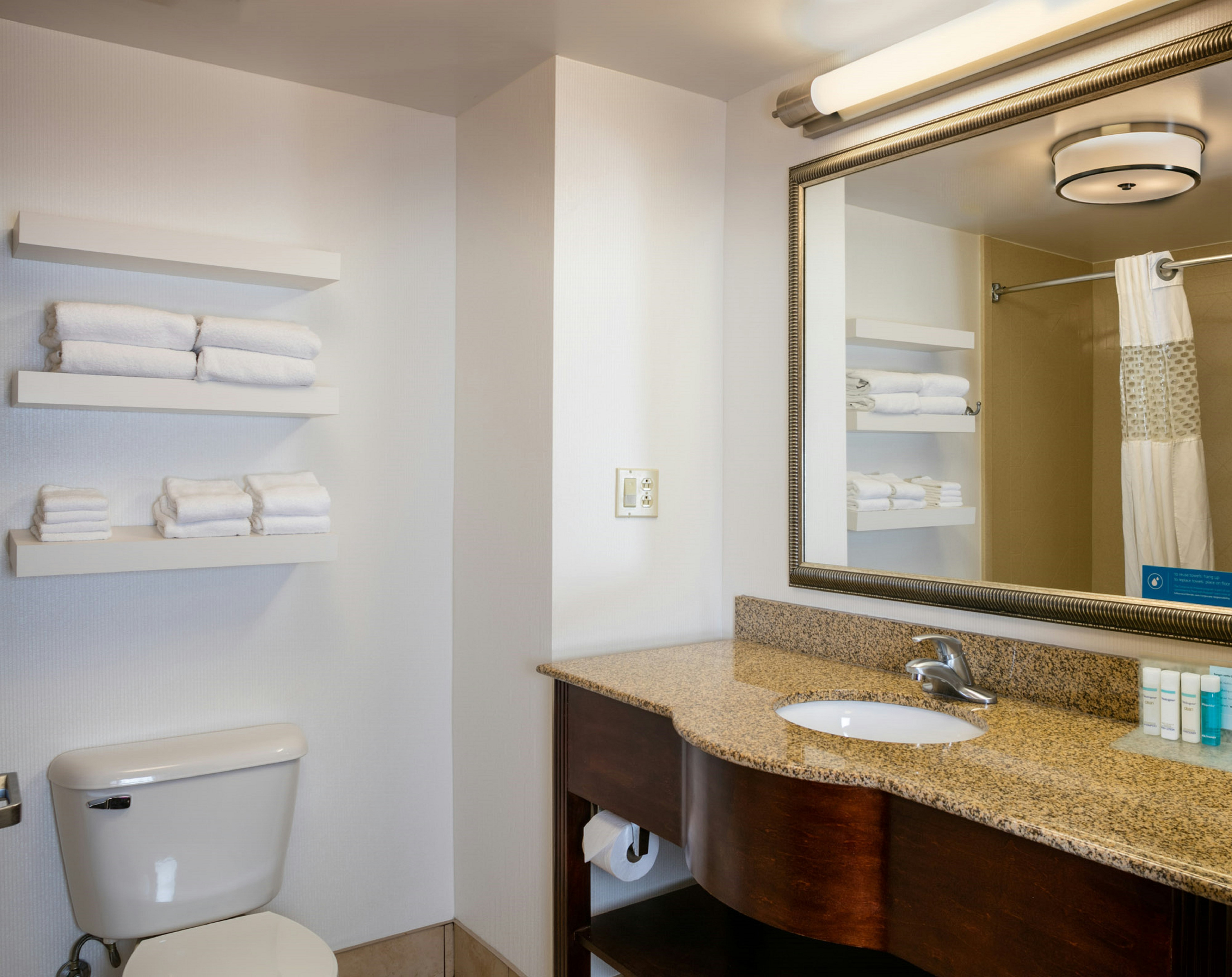 Hampton Inn & Suites Toledo-Perrysburg 46/50