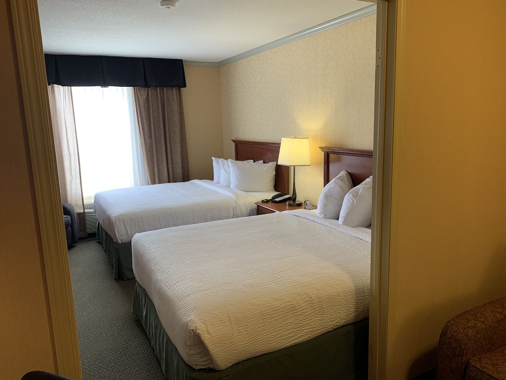Merit Hotel And Suites 19/66
