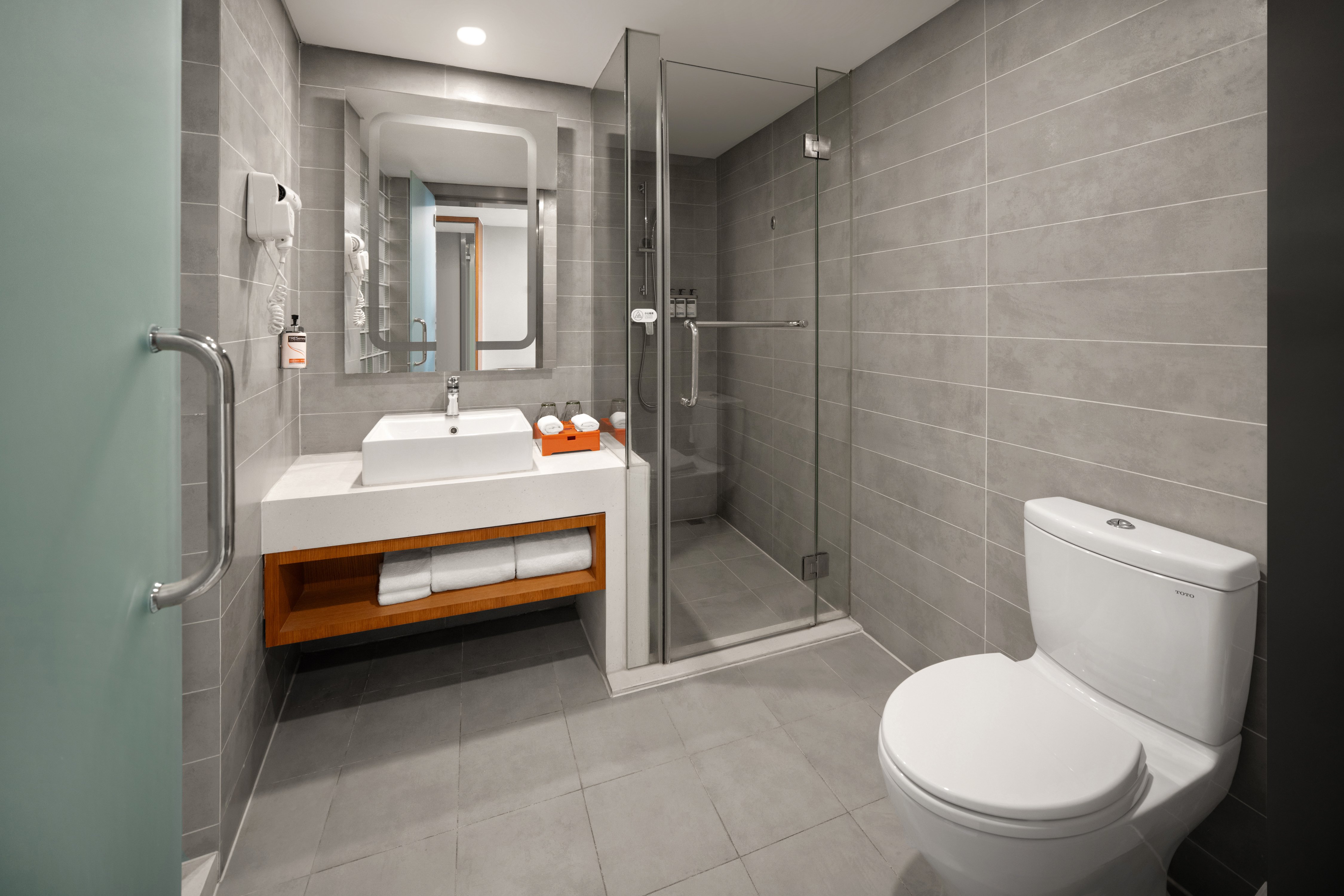 Holiday Inn Express Chengdu Airport Zone 72/75