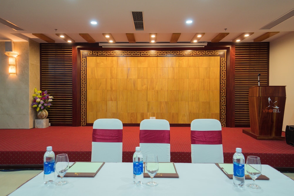 Vinh Hoang Hotel 63/66