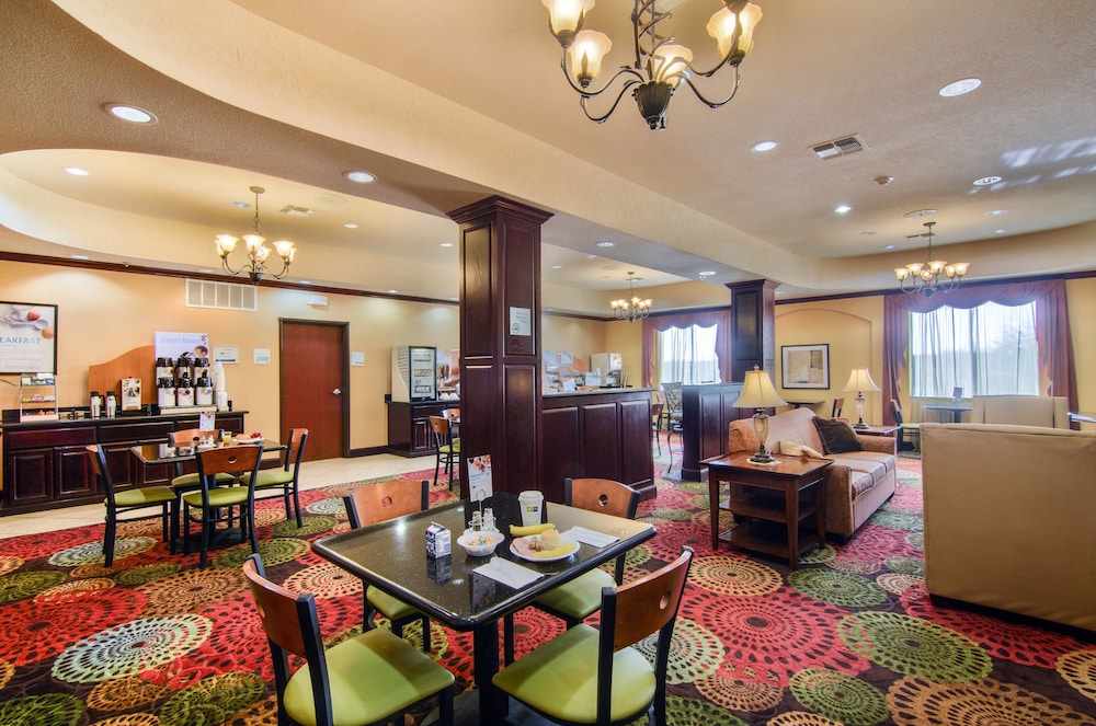 Holiday Inn Express Hotel Suites Terrell 53/64