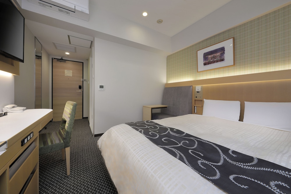 ROOM, DOUBLE BED