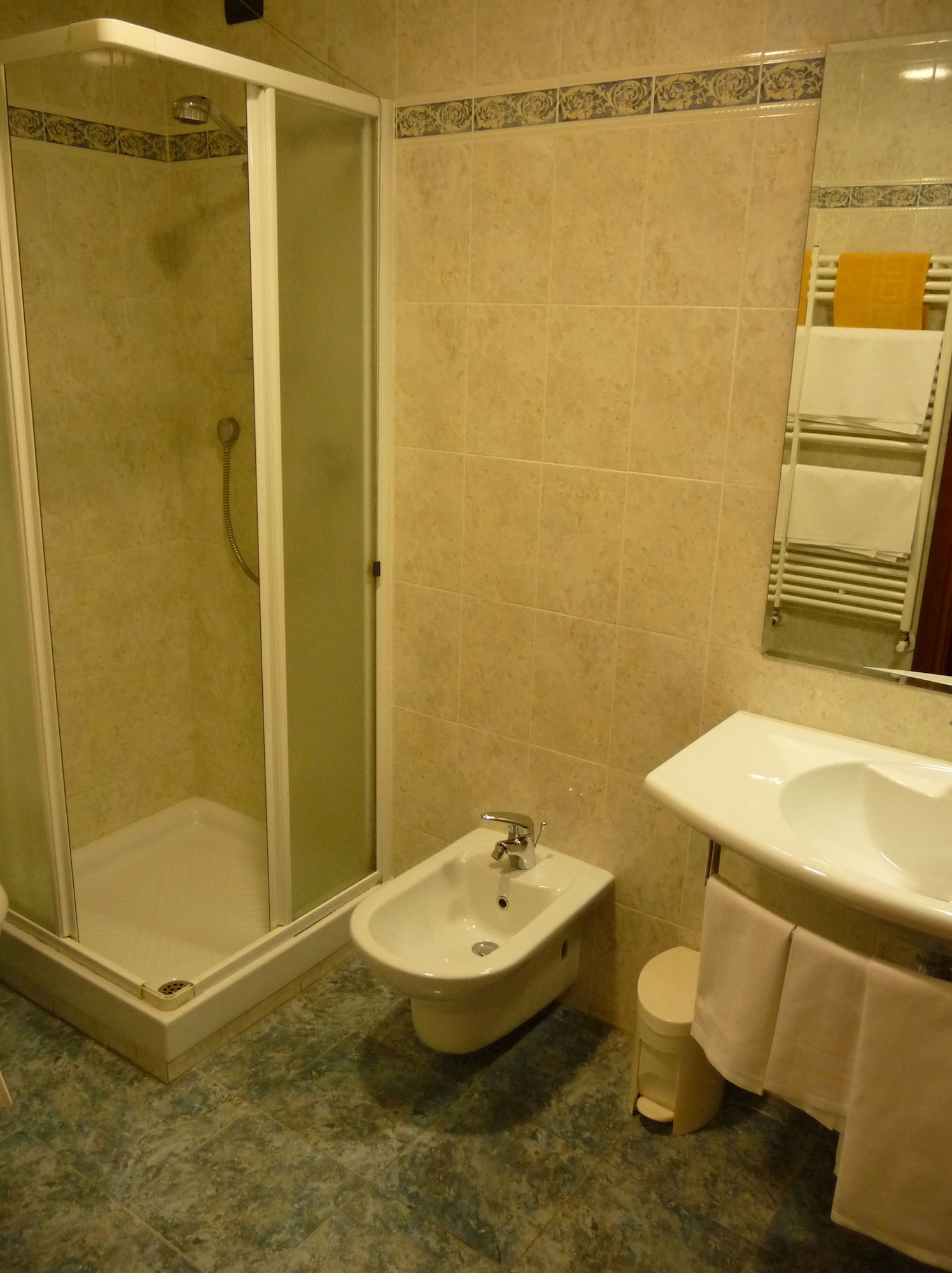 غرفة ثلاثية بسرير كوين وسرير فردي، Villa dei Bosconi 4/4