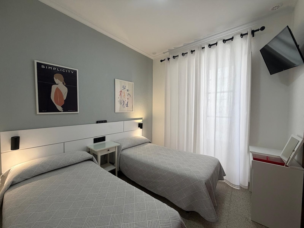 Hostal Bahía 24/50