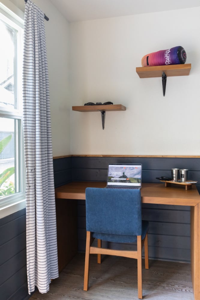 LOGE Leavenworth Downtown 6/50