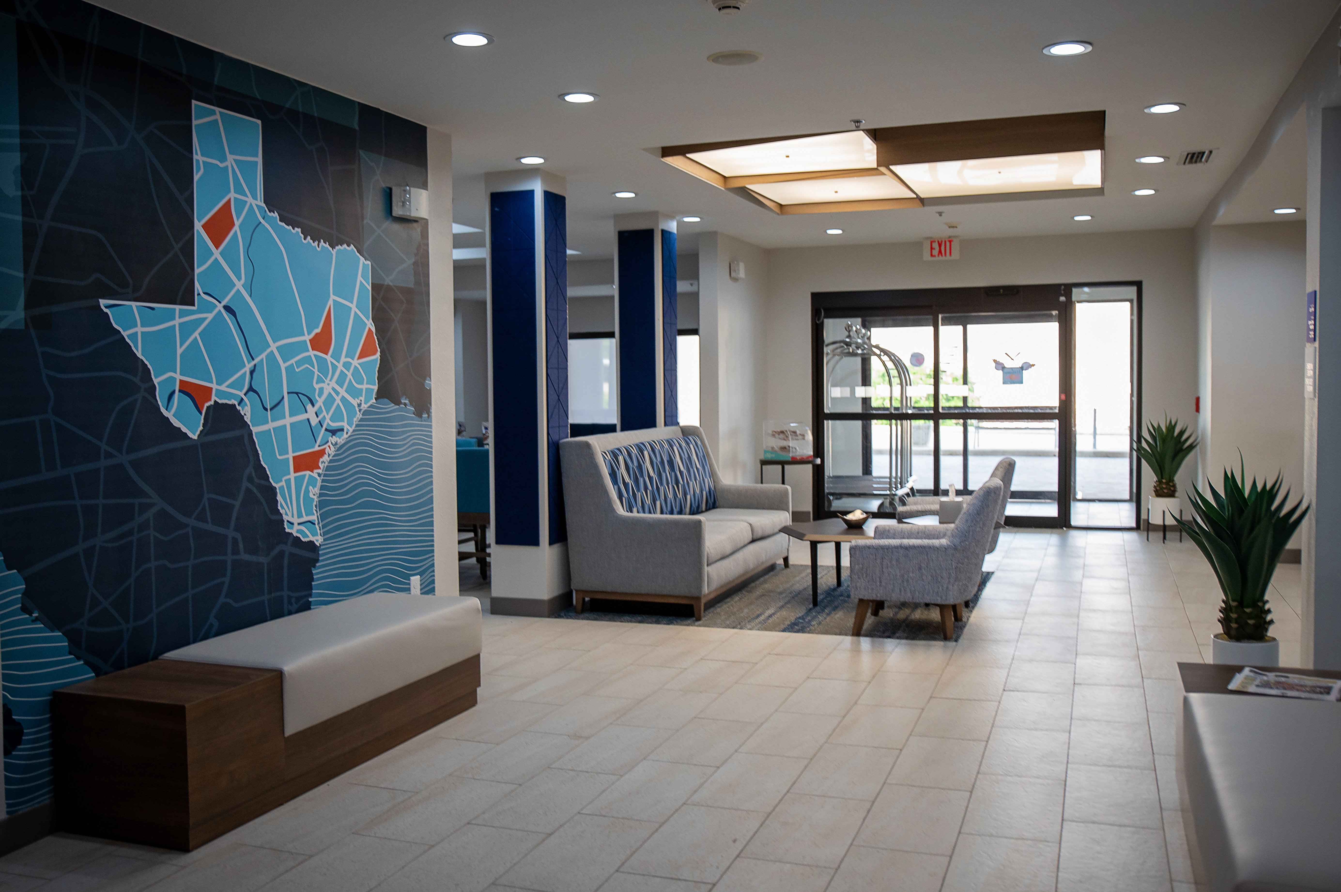 Holiday Inn Express Hotel And Suites Center Tx 53/76