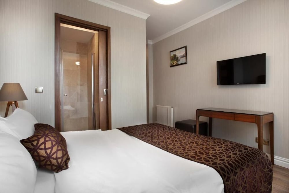 1 BEDROOM, DELUXE
